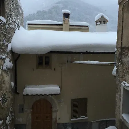 Casa Ai Piedi Della Riserva Naturale Ferienhaus *