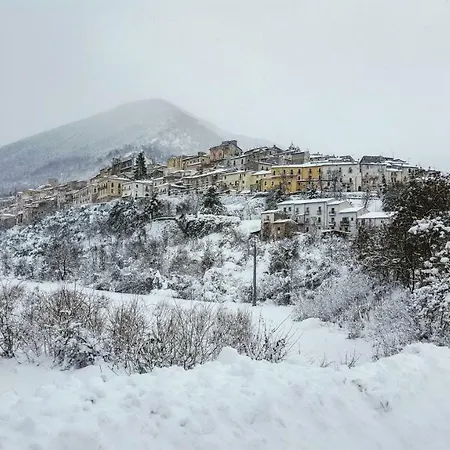 Casa Ai Piedi Della Riserva Naturale Holiday home Pettorano sul Gizio